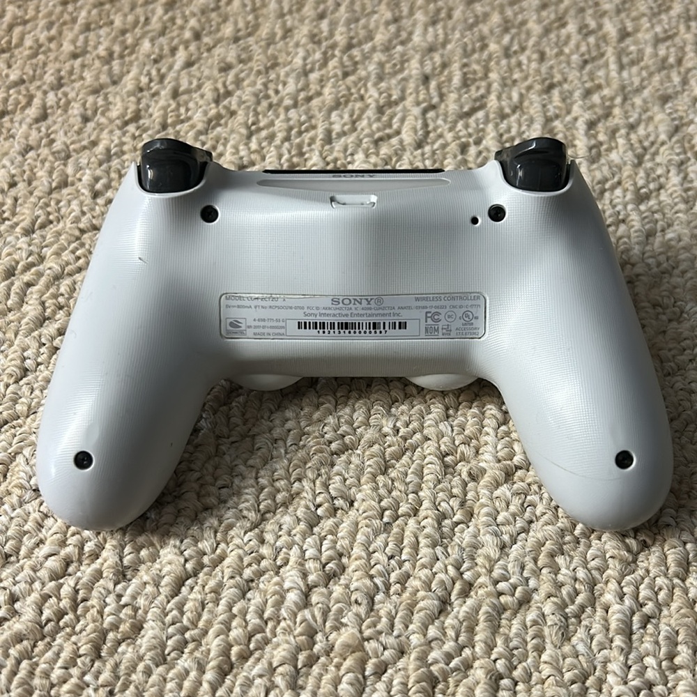 PS4 controller - Picture 2 of 4